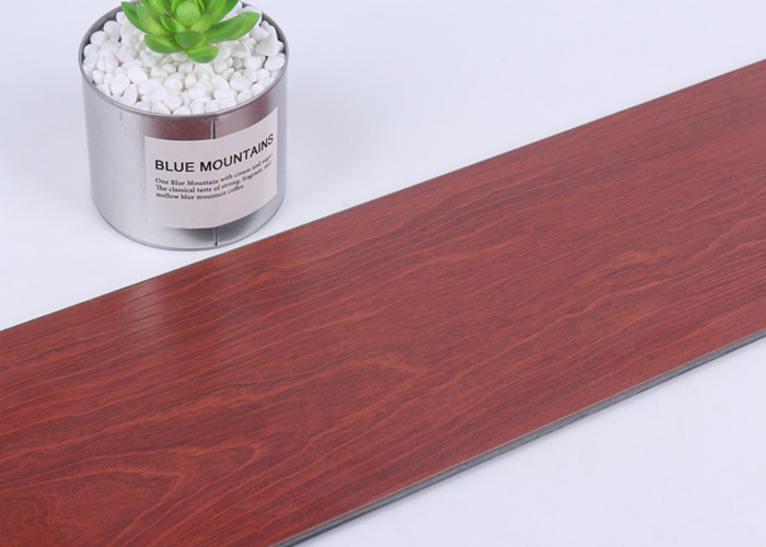 Lantai Kamar Mandi Mewah Warna Kustom Disesuaikan Dengan Stabilitas Dimensi Yang Baik